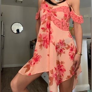NEW~ Free People asymmetrical mini dress- 🧡❤️🌺floral lace dress
